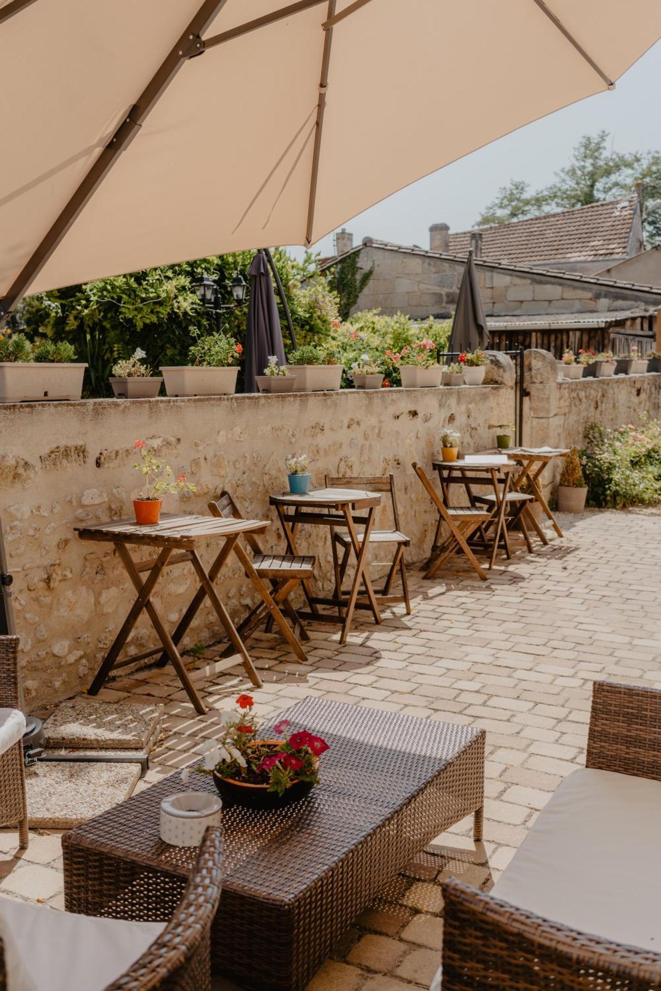 Le Coeur Des Vignes Hotel Pauillac Exterior foto